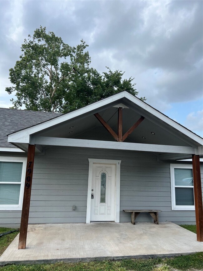 Building Photo - 7909 Brutus St