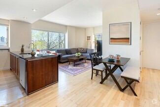Building Photo - 3585 Greystone Ave