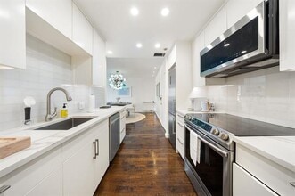 Building Photo - 3701 Turtle Creek Blvd