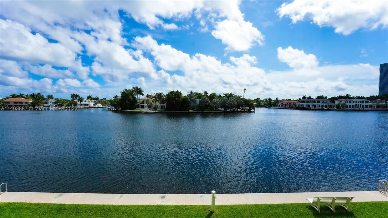 Primary Photo - 20191 E Country Club Dr