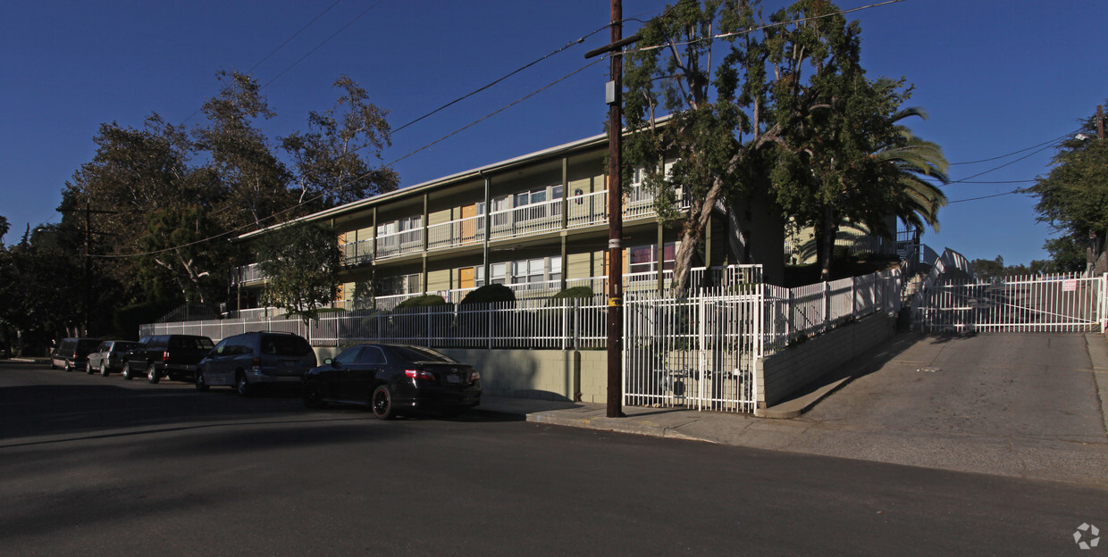 Sycamore Park - Sycamore Park Apartments