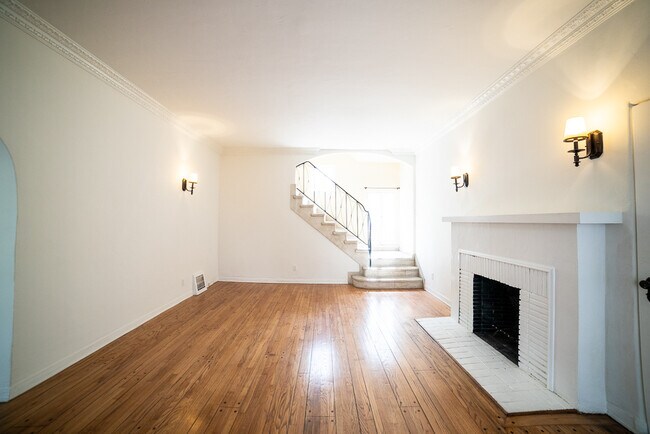 Foto del edificio - 1053 S Genesee Ave