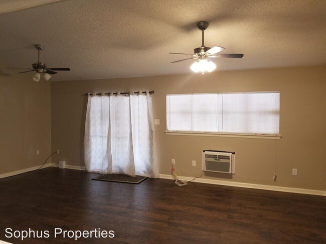 Building Photo - 4 br, 2.5 bath House - 6818 Crown Ridge