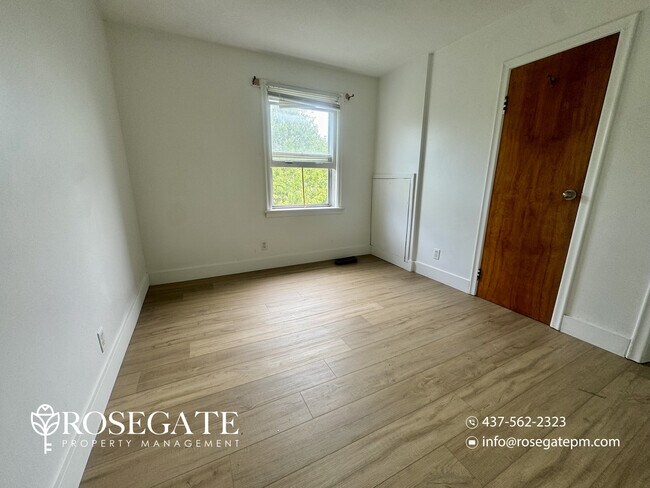 Photo du bâtiment - Cozy 1-Bedroom Apartment with Private Balcony & Parking – Cambridge