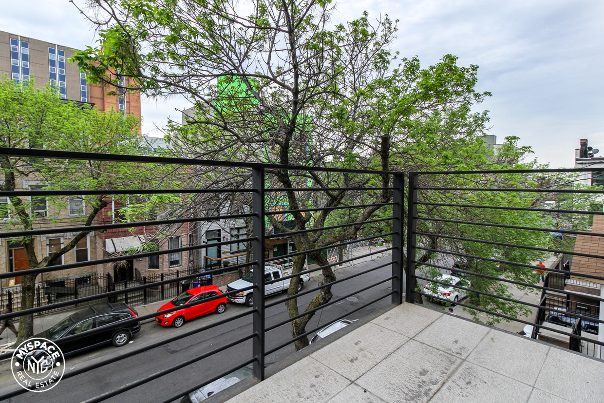 Primary Photo - 1633 Dekalb Ave