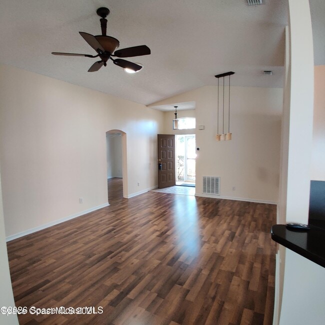 Building Photo - 2061 Tiburon Ln