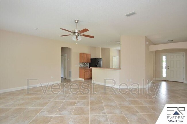 Building Photo - 6 Raeitan Way