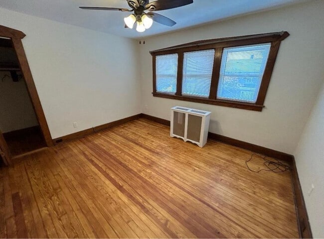 Foto del edificio - 256 E 7th St