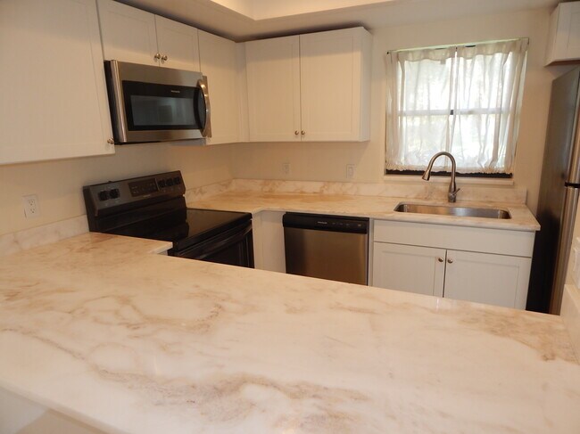 Foto del edificio - 4890 Bethel Creek Dr