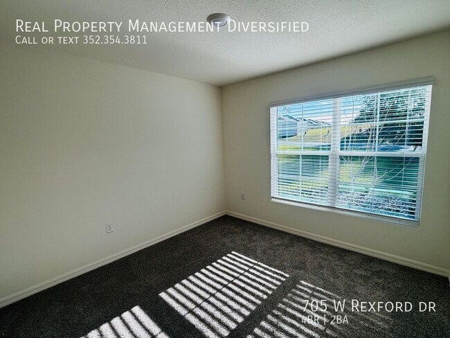 Foto del edificio - 705 W Rexford Dr