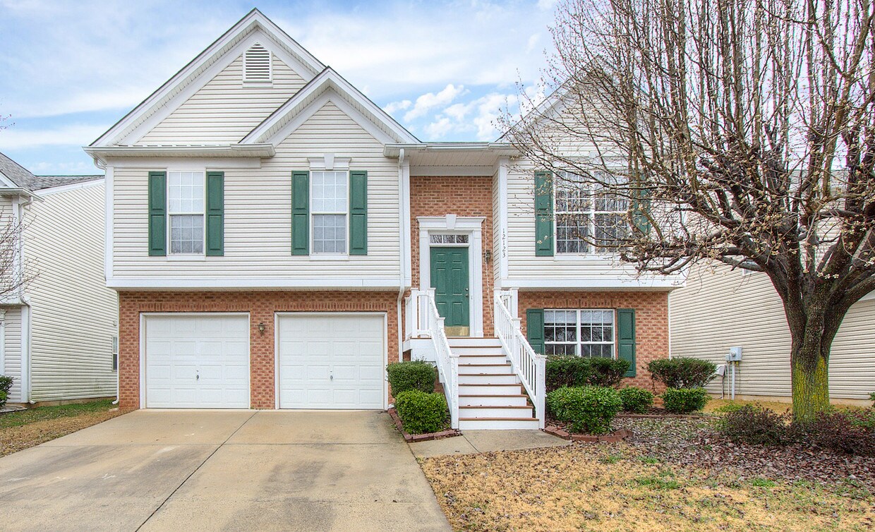 Foto principal - 12123 Bobhouse Dr