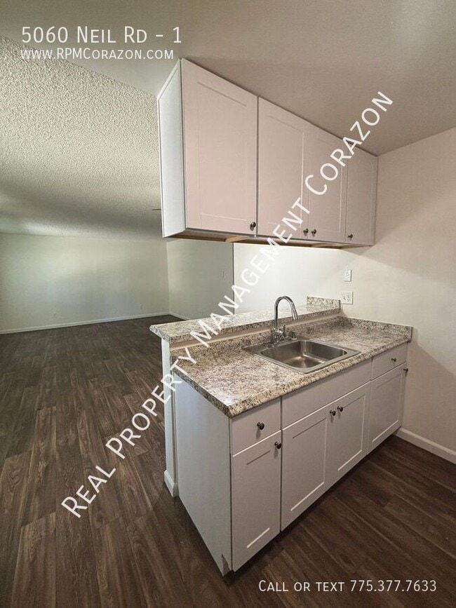Foto del edificio - 5060 Neil Rd