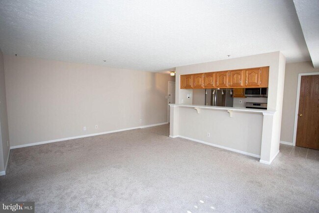 Foto del edificio - 19 Inverness Cir