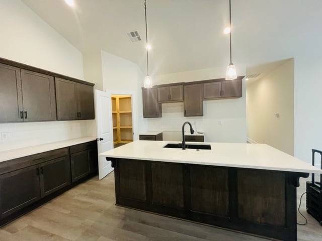 Building Photo - 1620 Hickory Creek St