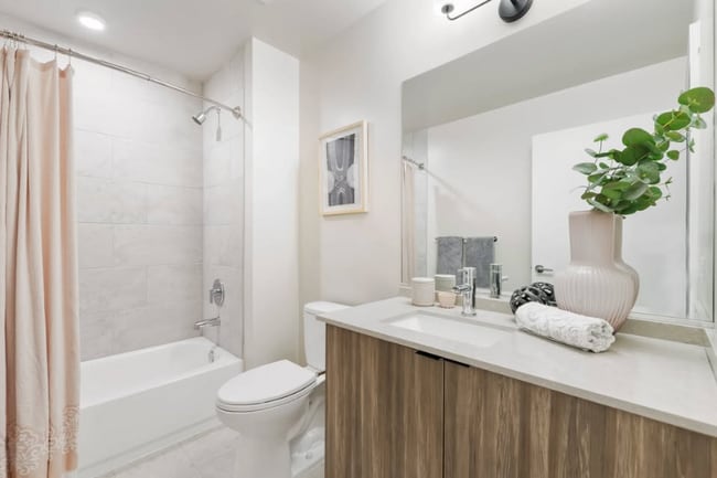 Building Photo - 352 S Aberdeen St