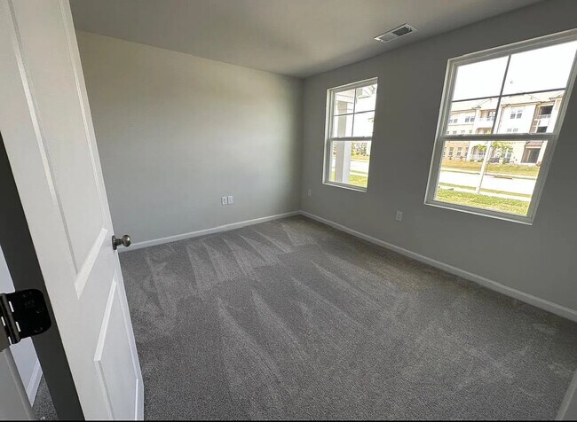 Foto del edificio - Room in Townhome on Kasota Ln
