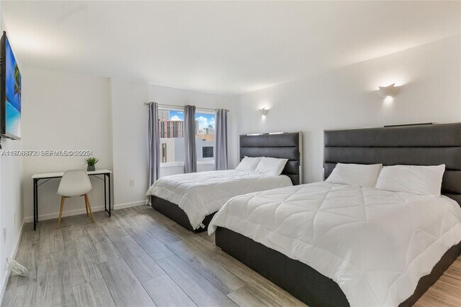 Building Photo - 200 178th Dr