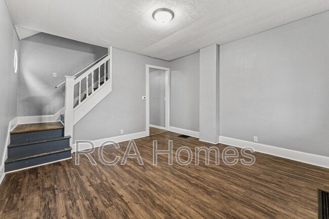 Building Photo - 451 S Keystone Ave