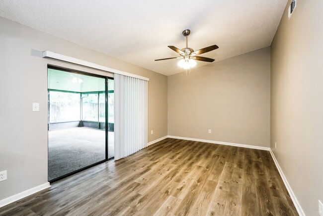 Building Photo - 813 Regal Palm Ct