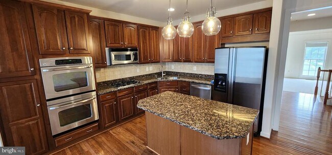 Foto del edificio - 23812 Burdette Forest Rd