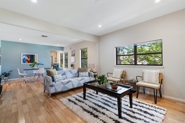 Foto del edificio - 2116 Glendale Pl