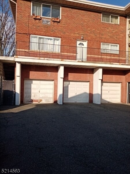 Foto del edificio - 6405 Durham Ave