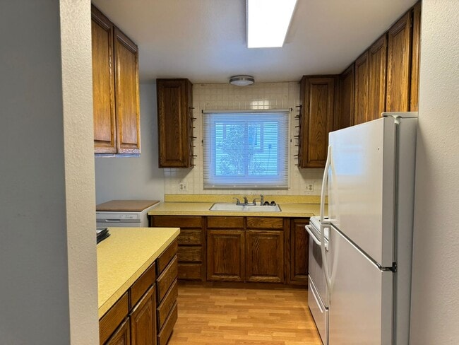 Building Photo - 4400 Everton Dr