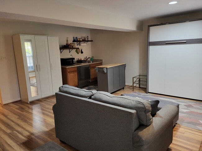 Building Photo - 1593 Autumn Ridge Cir