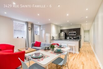 Building Photo - 3429 Rue Sainte-Famille