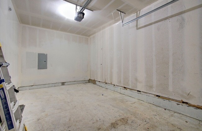 Foto del edificio - Charming 3bd, 2ba townhome in Bagley Downs Neighborhood