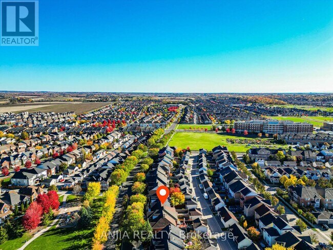 Photo du bâtiment - 81 White's Hill Ave