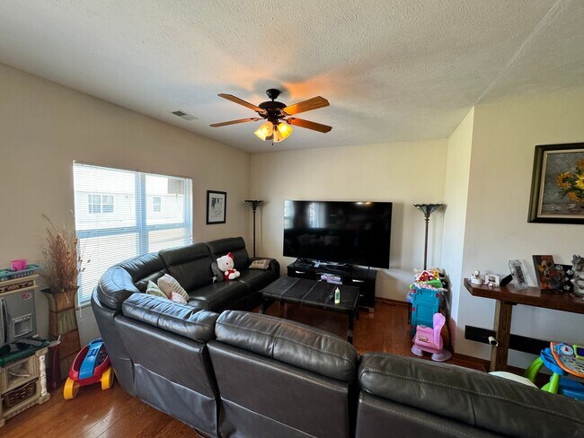 Foto del edificio - 3 Bedroom Home in Quiet Cul-de-sac!