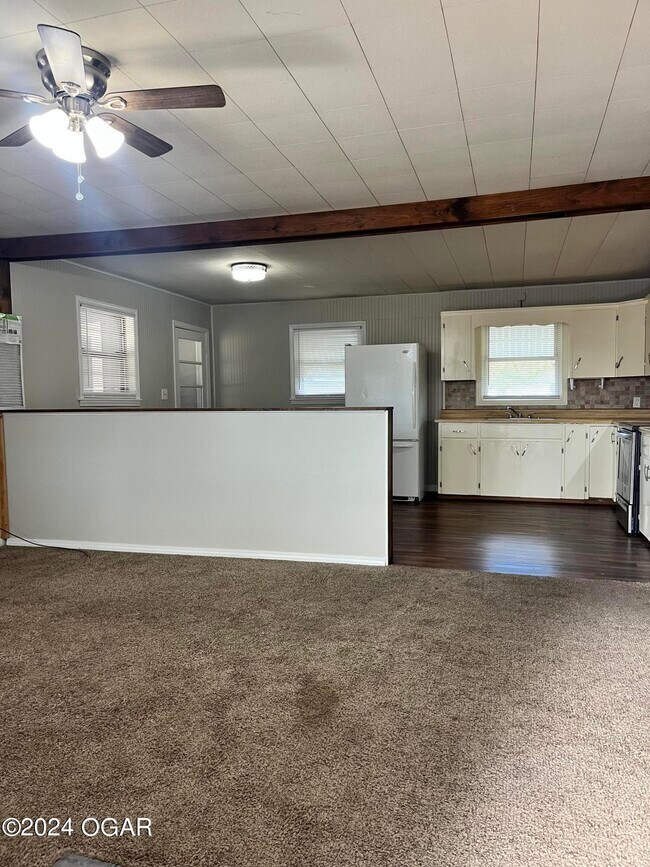 Building Photo - 604 Walnut Ridge Dr
