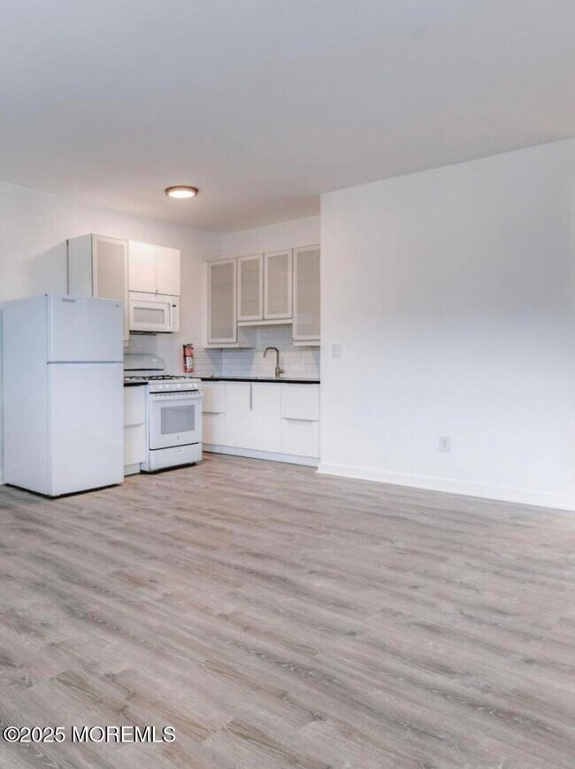 Foto del edificio - 109 McCabe Ave