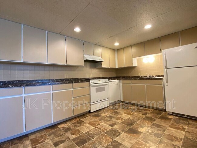 Foto del edificio - 1401-142B 2b St S