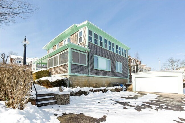 Building Photo - 18 Seaview Ave