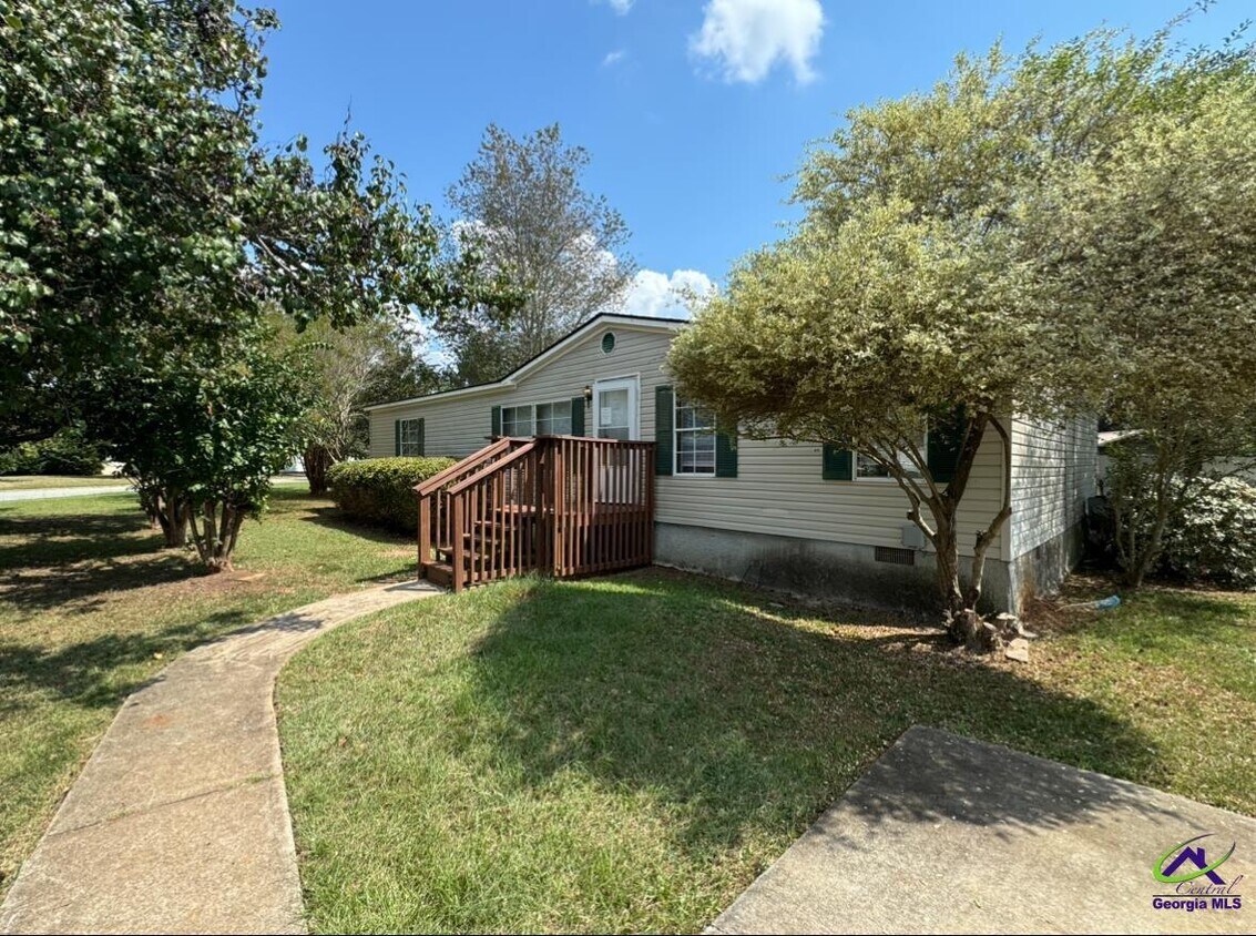 Primary Photo - 212 Bradford Dr