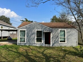 Building Photo - 2628 4th Ave