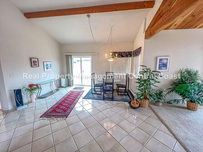 Building Photo - AVAILABLE NOW  - Beautiful 3 Bedroom / 2.5...