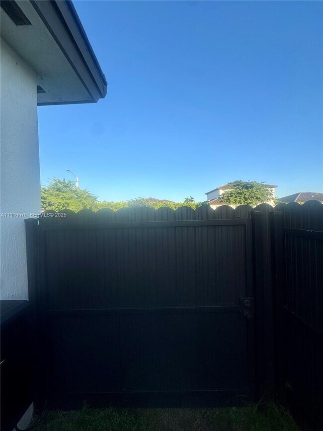 Foto del edificio - 22712 SW 129th Ave