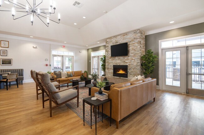 Building Photo - Hawthorne at the Summit