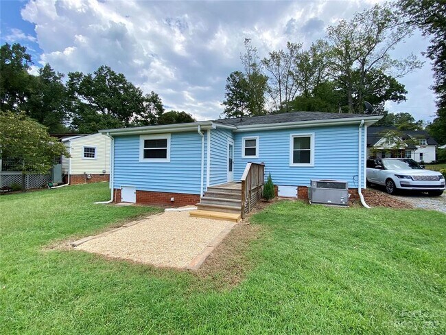 Building Photo - 1839 Arnold Dr