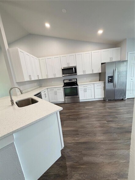 Foto del edificio - 100 Little Fox Ave