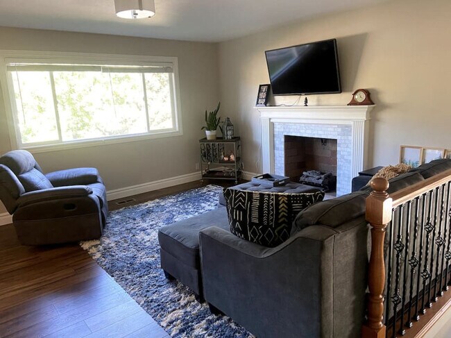 Foto del edificio - 1236 Greenfield Cir