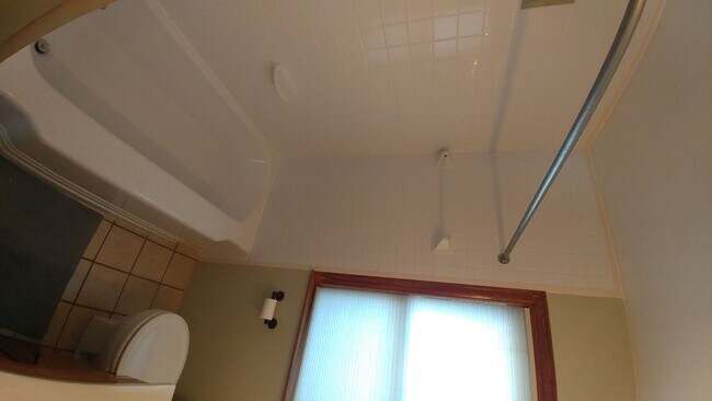 Foto del edificio - Beautiful Cape Cod 3 bed 1 bath, located o...