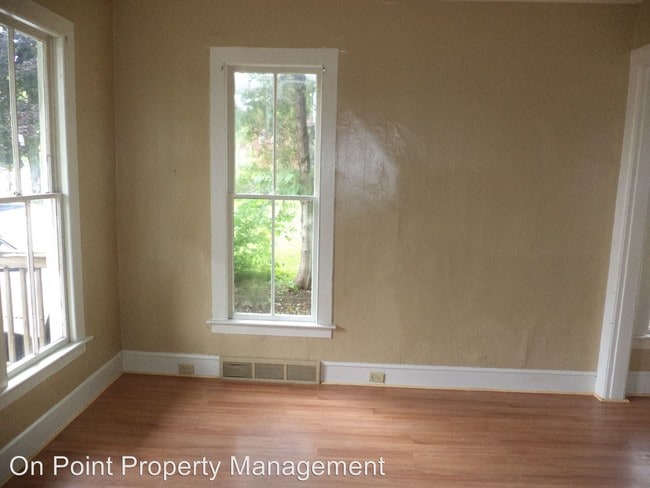 Building Photo - 4 br, 1 bath Apartment - 211 S. Union St.
