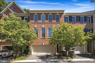 Building Photo - 5394 Chieftain Cir