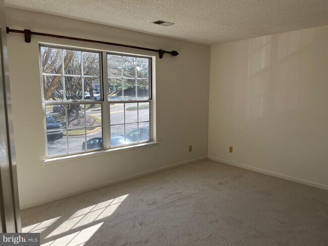 Building Photo - 3806 Green Ridge Ct