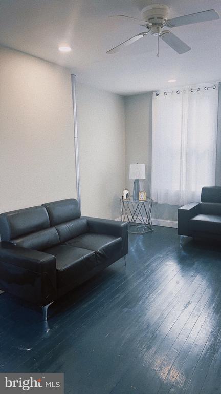 Foto del edificio - 429 N 40th St