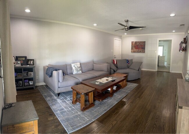 Building Photo - 4516 Pershing Ave
